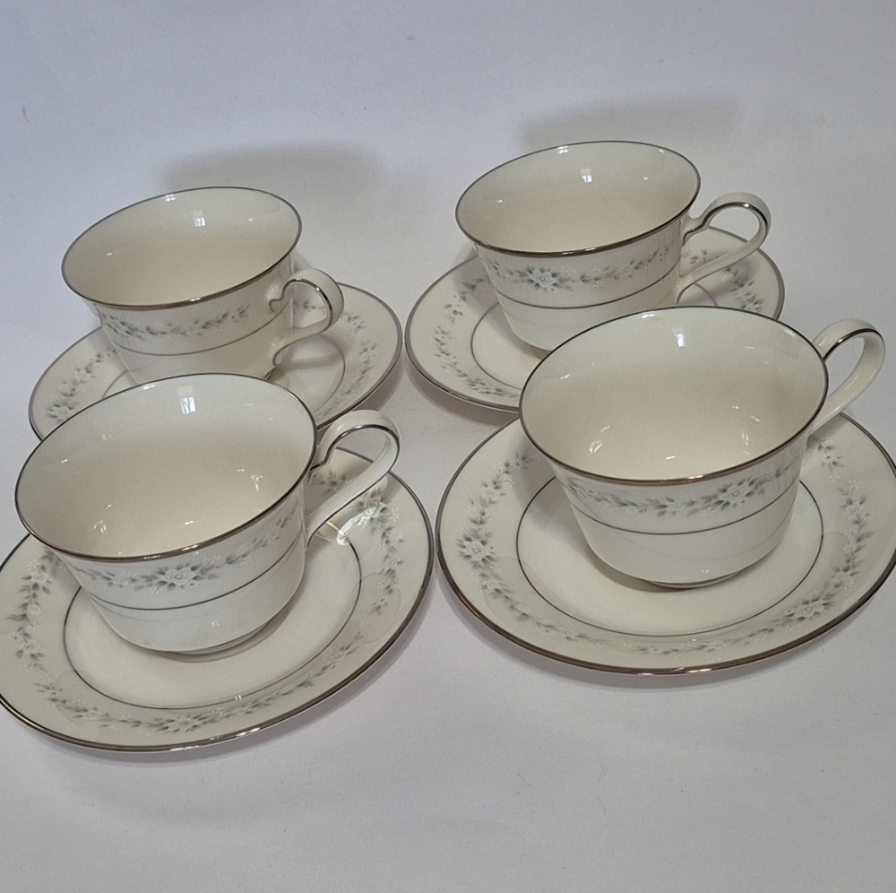 4 Noritake Ivory China Heather Tea Cups & Saucers Platinum Trim 7548